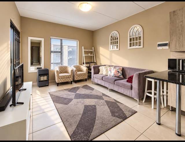 2 BEDROOM APARTMENT FOR SALE IN GLEN AUSTIN